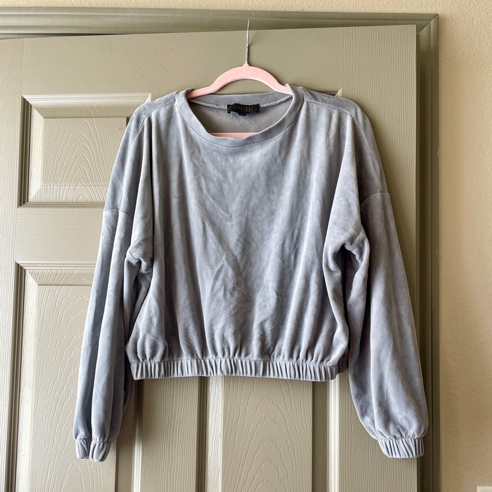 Gray Cropped Sweater - Picture 2 of 3